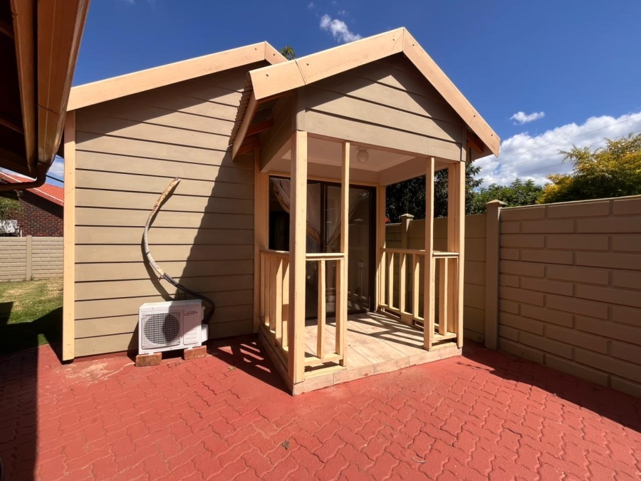 3 Bedroom Property for Sale in Geelhoutpark North West